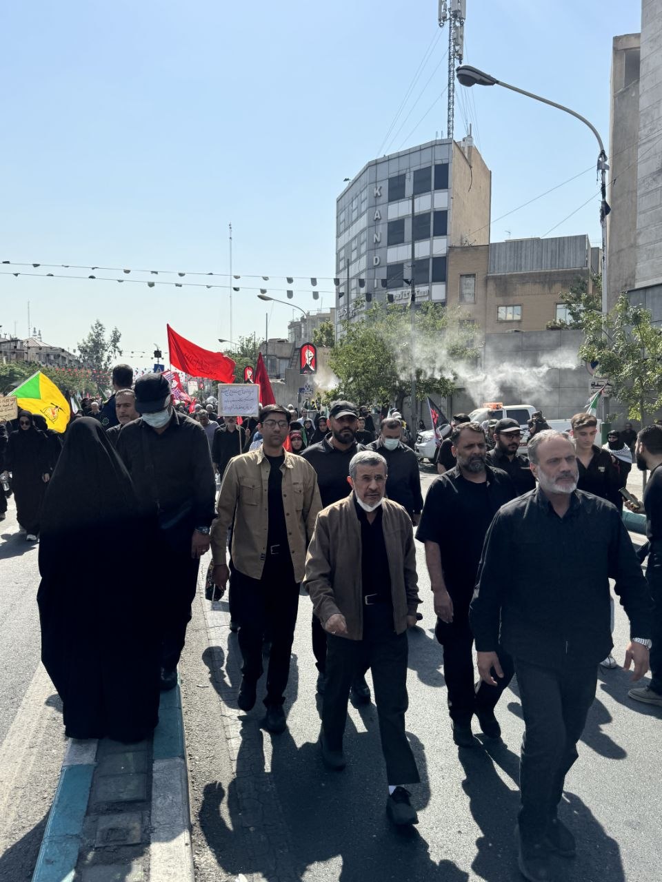 احمدی نژاد در مراسم تشییع