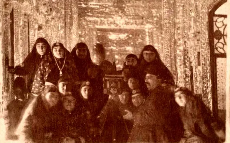 ناصرالدین شاه و همسران