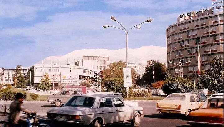 میدان ولیعصر