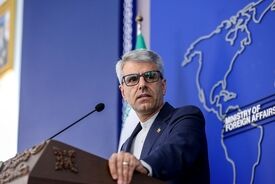 بقایی: تا وقتی تصمیم‌گیران در کشور تشخیص دهند با قوت از خود دفاع می‌کنیم