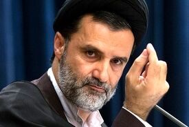 نبویان چه کسانی را «ترسو» خواند؟