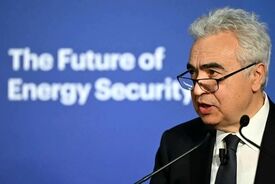 اثرات بستن تنگه هرمز بر اروپا؛ ۱۲ میلیون بشکه نفت از دور خارج شد