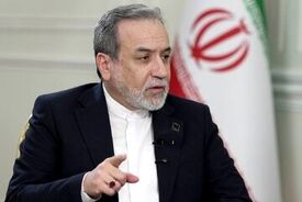 عراقچی درباره آیت الله سید مجتبی خامنه ای: جراحات سطحی برداشتند