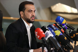 وزیر اقتصاد در یک قدمی استیضاح؛ ادعای نماینده مجلس درباره حقوق ۴۰۰ میلیونی نزدیکان وزیر 