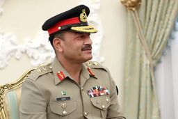 کیهان: فرمانده ارتش پاکستان هیچ کاری نداشت و بی خودی با پزشکیان و قالیباف و محسن رضایی دیدار کرد!
