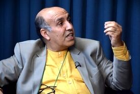 تندروها، جامعه را طبقاتی‌تر کرده‌اند | دولت سریع‌تر قطعی اینترنت را متوقف کند | با شفافیت، فعالیت کاسبان‌ تحریم محدود می‌شود