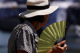 ببینید | درست کردن تخم مرغ با آفتاب پاریس