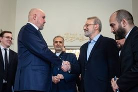 دیدار وزیر انرژی روسیه با علی لاریجانی