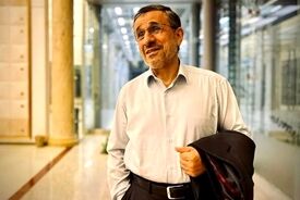 ادعای نیویورک تایمز: هدف اولیه جنگ، انتصاب احمدی‌نژاد به جای رهبر ایران بود