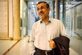 ببینید | «احمدی‌نژاد» شخص مورد ادعای ترامپ برای گفت‌و‌گو در داخل ایران است؟ | پاسخ نائب رئیس مجلس
