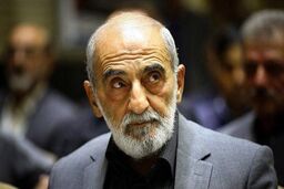 حسین شریعتمداری خطاب به پزشکیان: چرا معاون شما به دیدار برخی زندانیان اغتشاشات اخیر رفت؟