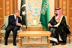 فایننشال‌تایمز: توافق نظامی با عربستان، پاکستان را در آستانه جنگ قرار داد