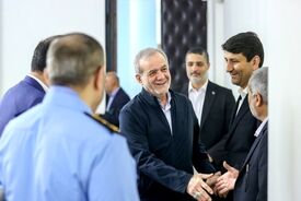 جدال پزشکیان و تندروها بر سر اینترنت | از گام دوم رفع فیلترینگ چه خبر؟