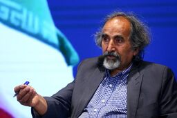 آزادارمکی: اعتراضات خاموش نشده و فقط مدنی‌تر شده است/بازداشت و سرکوب شکاف اجتماعی را عمیق‌تر می‌کند