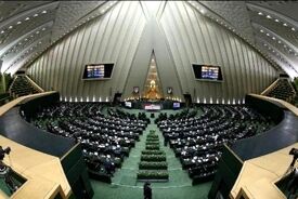 چه کسی بر صندلی خالی مسعود پزشکیان و ۴ نماینده مستعفی مجلس دوازدهم می‌نشیند؟