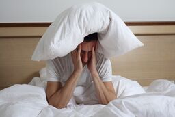 آیا همیشه خستگی ناشی از کم‌خوابی است؟