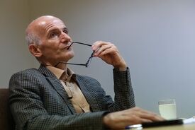 فراستخواه: خشونت دموکراسی نمی‌آورد؛ تنها راه نجات، دفاع از جامعه است