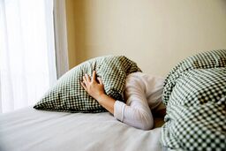 چرت نیمروزی ایده‌آل؛ کی و چند دقیقه بخوابیم؟
