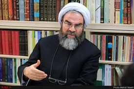 غرویان: طرفداران پایان جنگ هم نمی‌خواهند کشور را مفت به دست دشمن بدهند