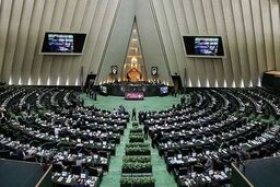 روزنامه نزدیک به قالیباف خطاب به مدعیان تعطیلی مجلس: به فکر حفظ جانتان هستند| دلتان برای هیاهو تنگ شده؟
