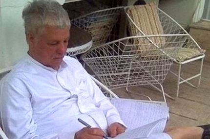 خاطرات هاشمی: محسن سازگارا که پنج روز قبل توسط وزارت اطلاعات بازداشت شده و اعتصاب غذا کرده بود، آزاد شده