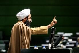 حمله روزنامه جمهوری اسلامی به نقد علی که می خواست خانه مذاکره کنندگان را بر سرشان خراب کند