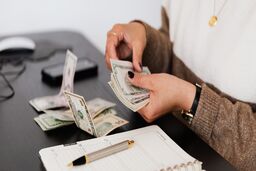وقتی زن بیشتر از شوهرش درآمد دارد؛ بحران مردانگی؟