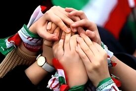روزنامه اصولگرا: چرا عده‌ای دائماً به مردم القا می‌کنند که مسئولان کشور، نفوذی و مرعوب هستند؟
