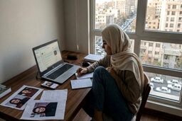 صنعت پنهان کپشن‌نویسی؛ نویسنده‌هایی که به‌جای سلبریتی‌ها احساس می‌فروشند