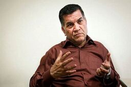 فعال سیاسی اصلاح‌طلب: پیش‌نویس تفاهم با آمریکا ۲۳ بار در حاکمیت چرخیده است | نبویان عذرخواهی کند
