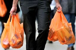 گرفتن پول نایلون از مشتری غیرقانونی است | فروشگاه‌ها فقط باید مصرف را مدیریت کنند