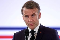 نادیده گرفتن عمدی ماکرون توسط صدراعظم آلمان