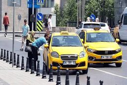 چرا رنگ تاکسی‌ها زرد است؟