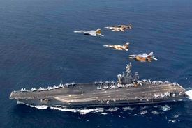 ناو هواپیمابر «یو‌اس‌اس جرالد آر. فورد» به همراه کشتی‌های جنگی اسکورت به خاورمیانه اعزام خواهد شد
