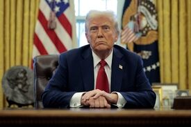 آیا رئیس‌جمهور آمریکا پوشک می‌پوشد؟