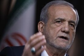 پزشکیان: مقابل تهاجم دشمن می‌ایستیم تا با عزت مسیر را به سرانجام برسانیم