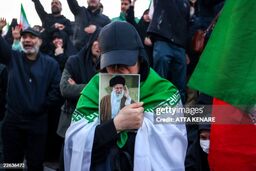 گزارش تصویری خبرگزاری فرانسه از تجمع مردم تهران در پی شهادت رهبر انقلاب