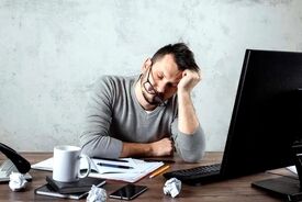 چرا بدون کار کردن هم خسته‌ایم؟