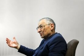 زیباکلام: نظام سقوط نمی کند | این تصور واهی طرفدران پهلوی است
