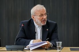 متکی: کنترل تنگه هرمز در اختیار ایران است | غرامت می‌گیریم