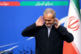 گفتگوی پزشکیان با سه فعال سیاسی - رسانه‌ای، جایگزین نشست خبری شد!