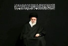ببینید | آماده‌سازی محل قرارگرفتن پیکر رهبر شهید در مصلی تهران