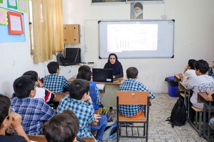 پرداخت حق‌التدریس معلمان همراه با حقوق ماهانه
