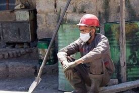 غصه نان؛ سقوط ارزش دلاری دستمزد کارگران به ۶۶ دلار در ماه