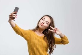 چرا قربانی رابطه با فرد خودشیفته، مدام به خودش شک می‌کند؟