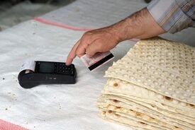 کیهان: عامل گران شدن نان، چند چهره دولتی هستند که نیروهای امنیتی باید نسبت به آنها حساس باشند!