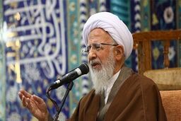  آیت‌الله جوادی آملی هنگام نماز بر پیکر رهبر شهید چه گفتند؟