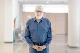 عباس ملکی: ترامپ نمی‌تواند برای مدت طولانی مواضع متناقض داشته باشد