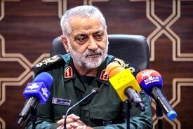 سردار شکارچی: آمریکا باید بساطش را جمع کند و برود
