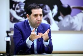 فعال اصولگرا: تندروها به «تخریب سنگر به سنگر» روی آورده‌اند